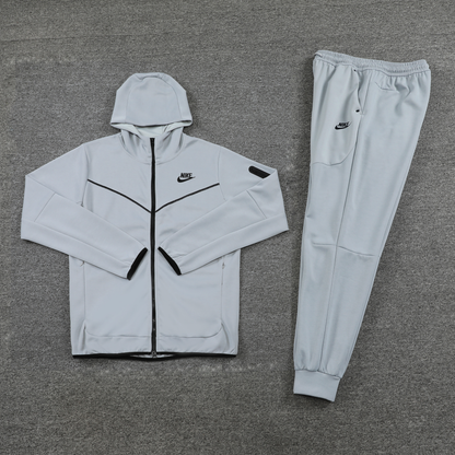 NIKE TECH FLEECE-TUTA COMPLETA