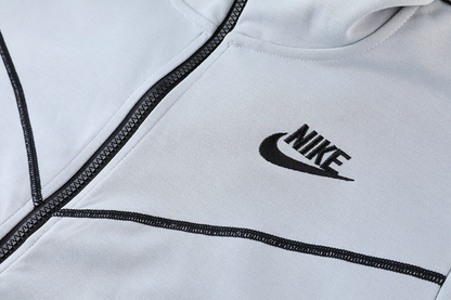 NIKE TECH FLEECE-TUTA COMPLETA